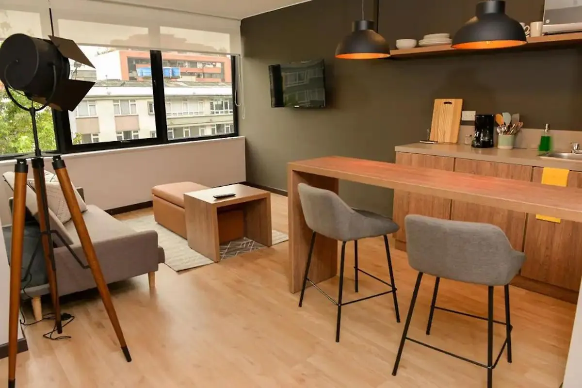 Great Space In Perfect Area! Walk Everywhere! Bogota Colombia