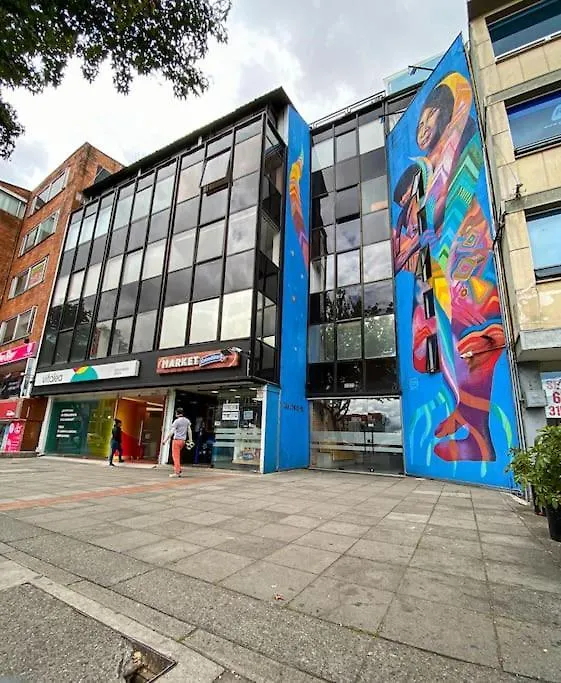 Great Space In Perfect Area! Walk Everywhere! Bogota Colombia