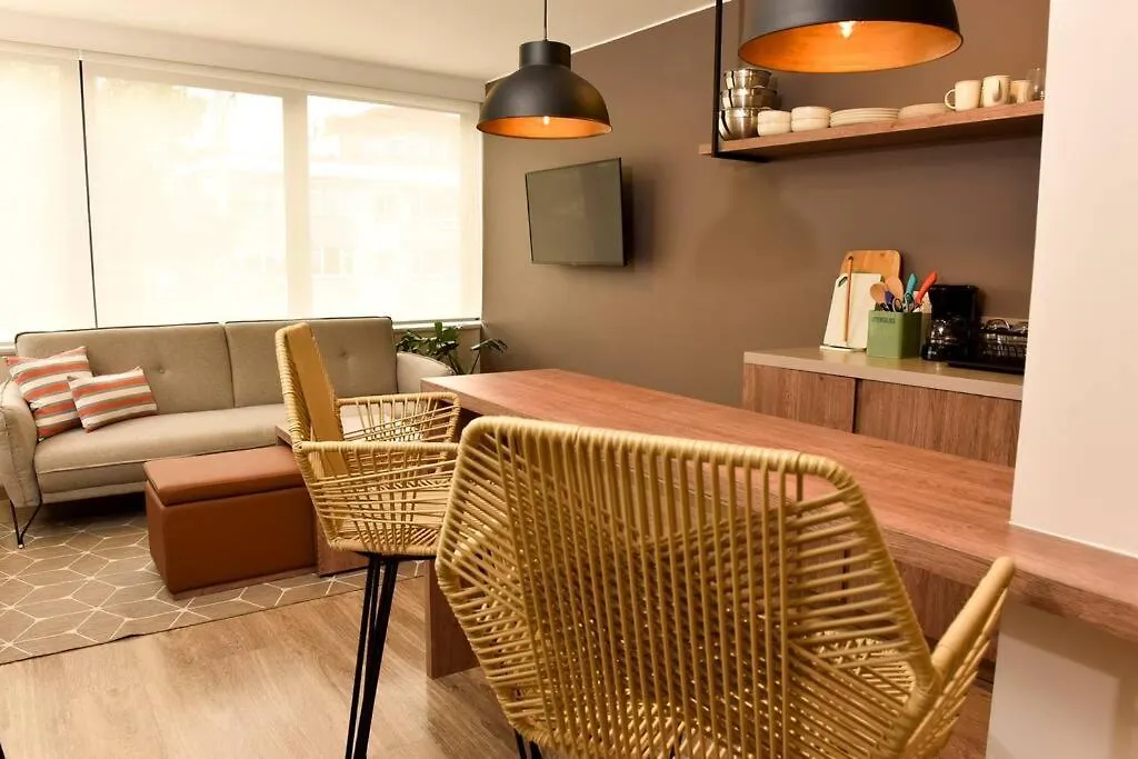 Great Space In Perfect Area! Walk Everywhere! Bogota