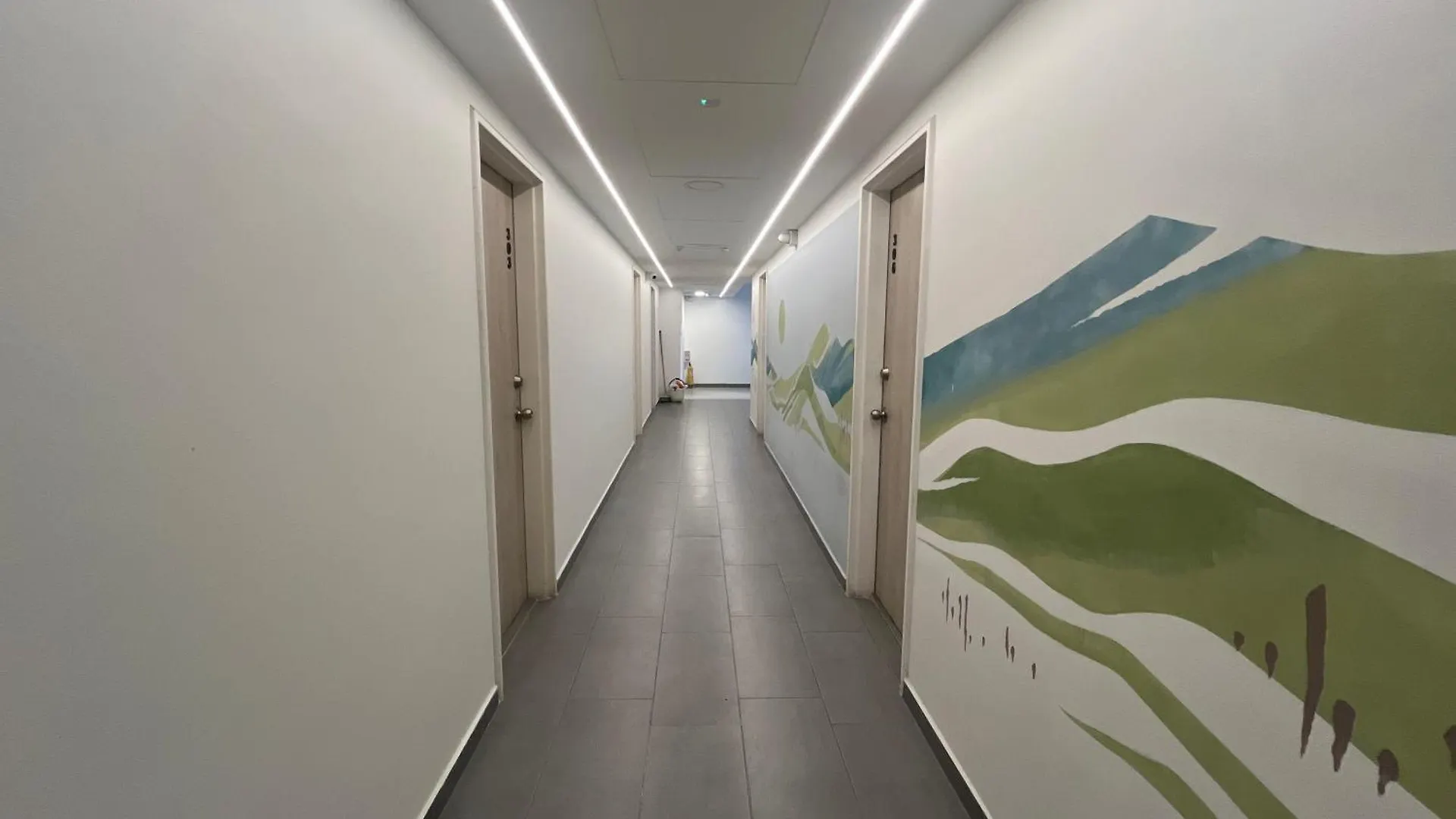 Great Space In Perfect Area! Walk Everywhere! Bogota