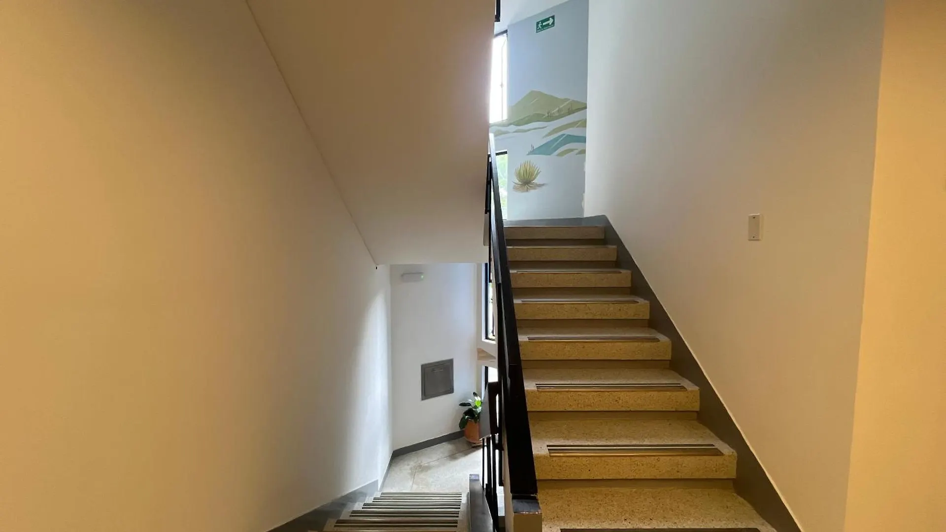 Great Space In Perfect Area! Walk Everywhere! Bogota Colombia