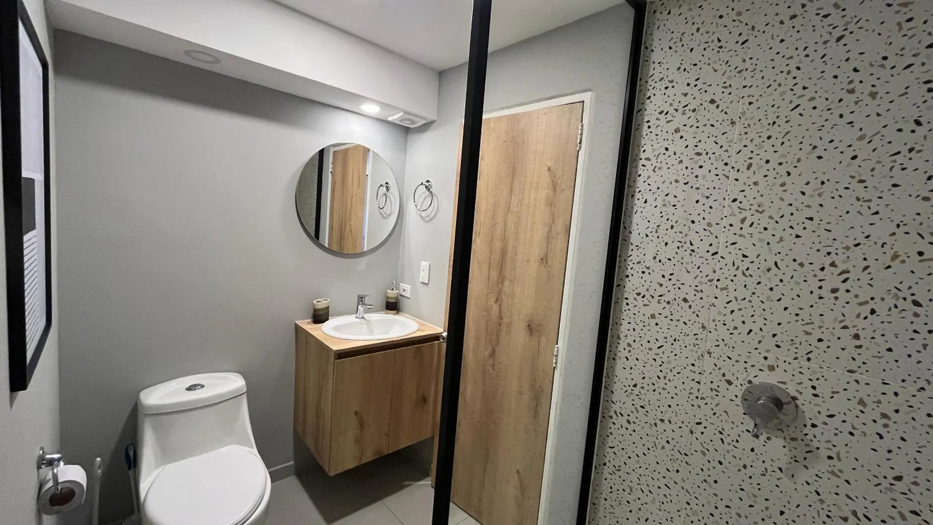 Apartment Great Space In Perfect Area! Walk Everywhere! Bogota