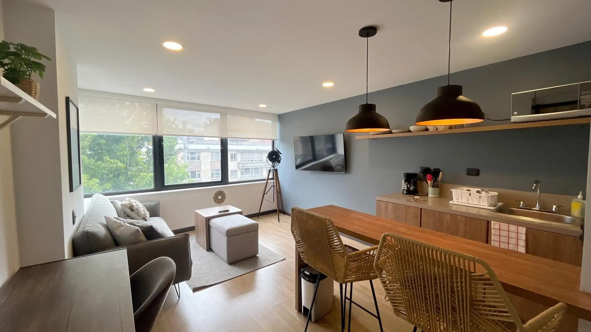 Great Space In Perfect Area! Walk Everywhere! Bogota