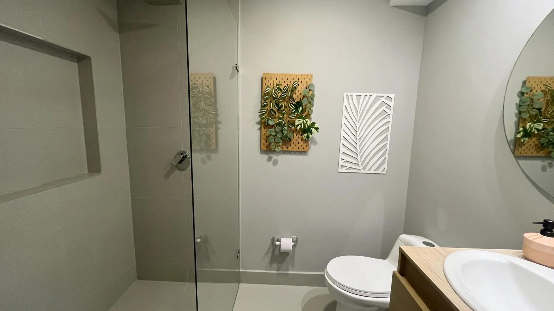 Great Space In Perfect Area! Walk Everywhere! Bogota Apartment