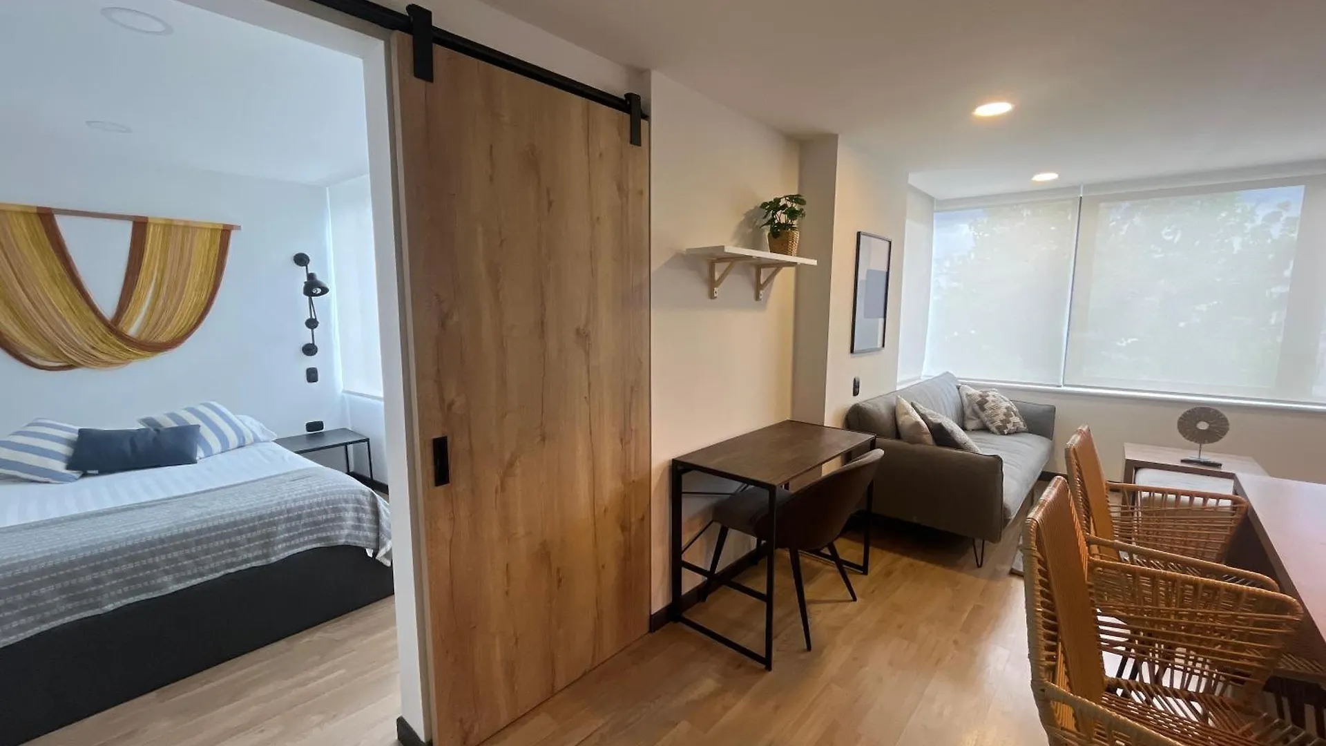 Great Space In Perfect Area! Walk Everywhere! Bogota